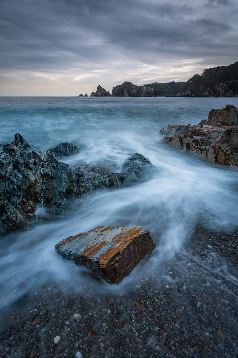 Long exposure of the tide at Playa Gueirúa.