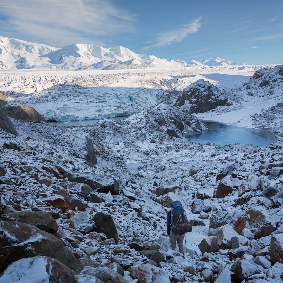 Descent into a frozen World Descending towards Campo de Hielo Patagonico Sur