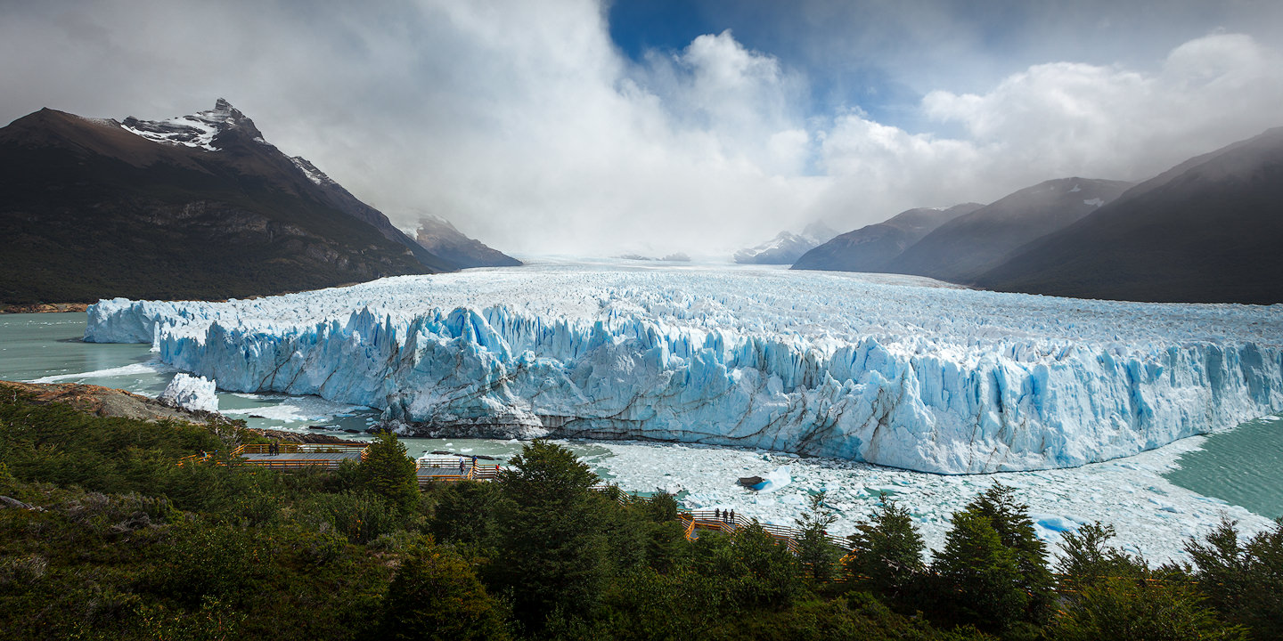Ice front of Perito Moreno Glacier seen from visitor's platform