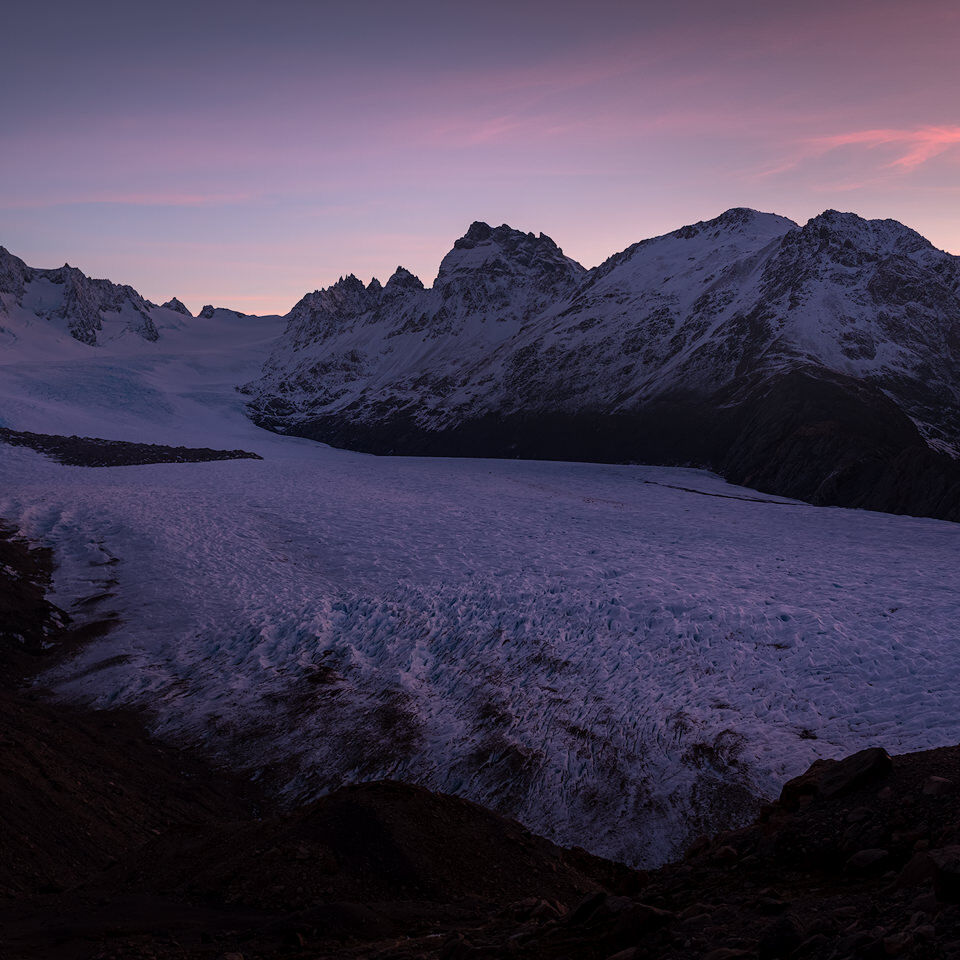 Glaciar Río Tunel Glacier at dawn